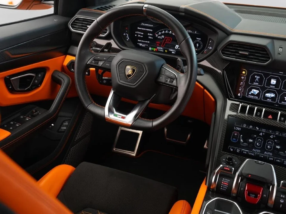 2022 Lamborghini Urus - Image 25 of 31