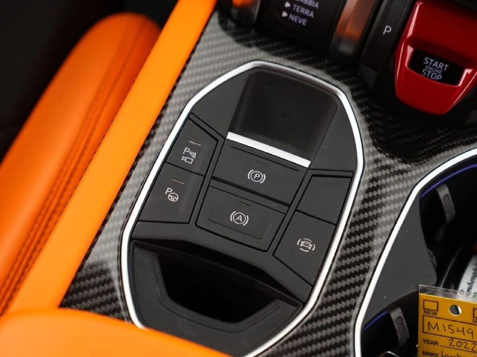 2022 Lamborghini Urus - Image 29 of 31