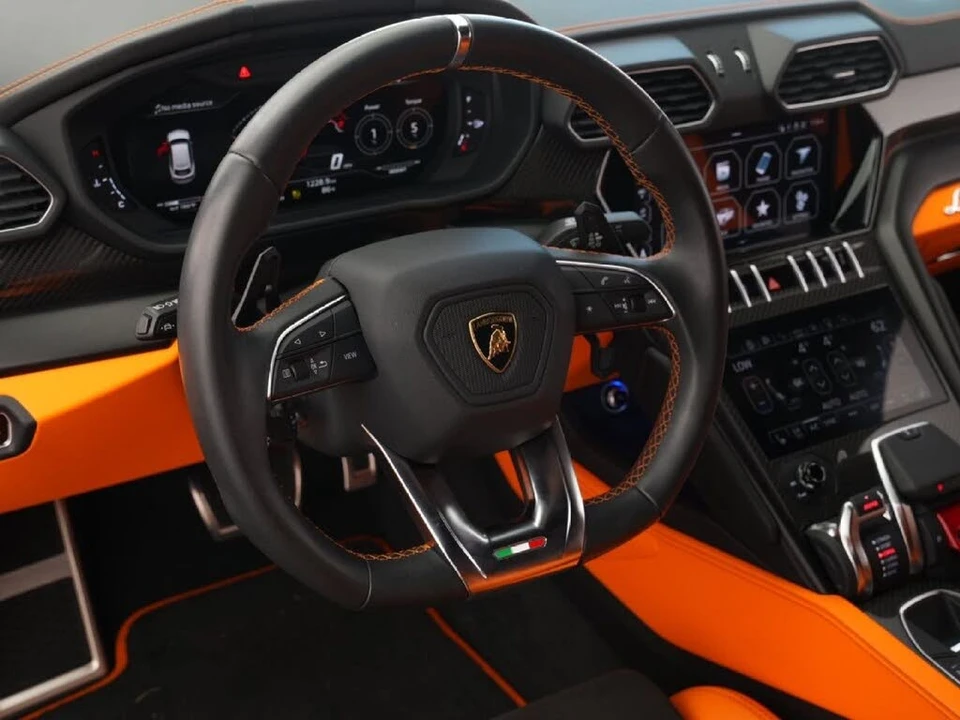 2022 Lamborghini Urus - Image 14 of 31