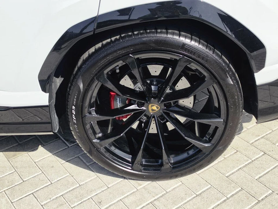 2022 Lamborghini Urus - Image 5 of 27