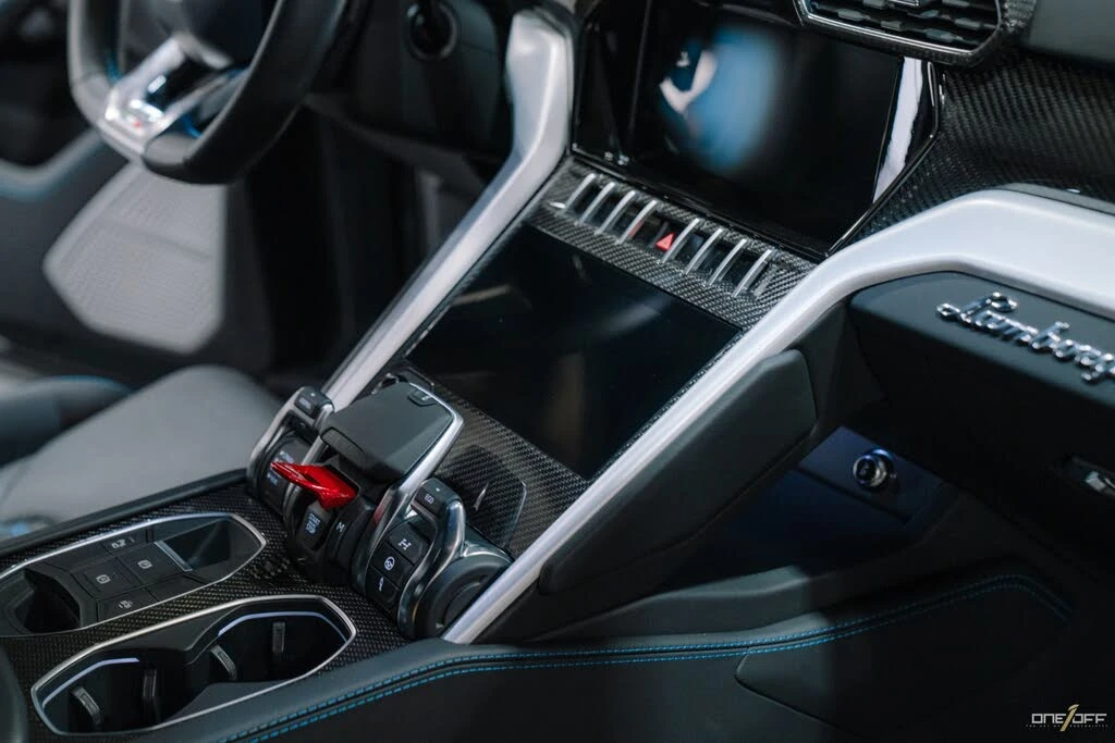 2022 Lamborghini Urus - Image 13 of 31