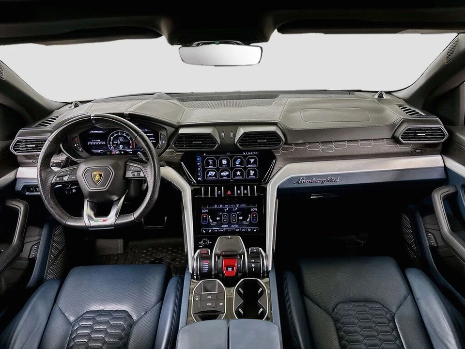 2022 Lamborghini Urus - Image 9 of 31