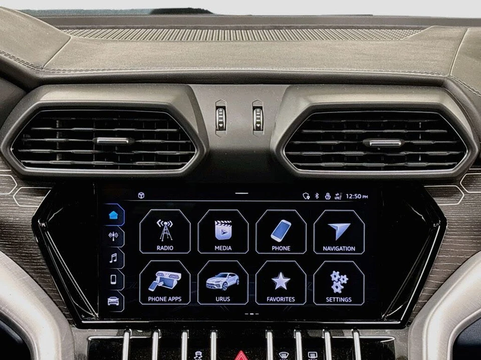 2022 Lamborghini Urus - Image 12 of 31
