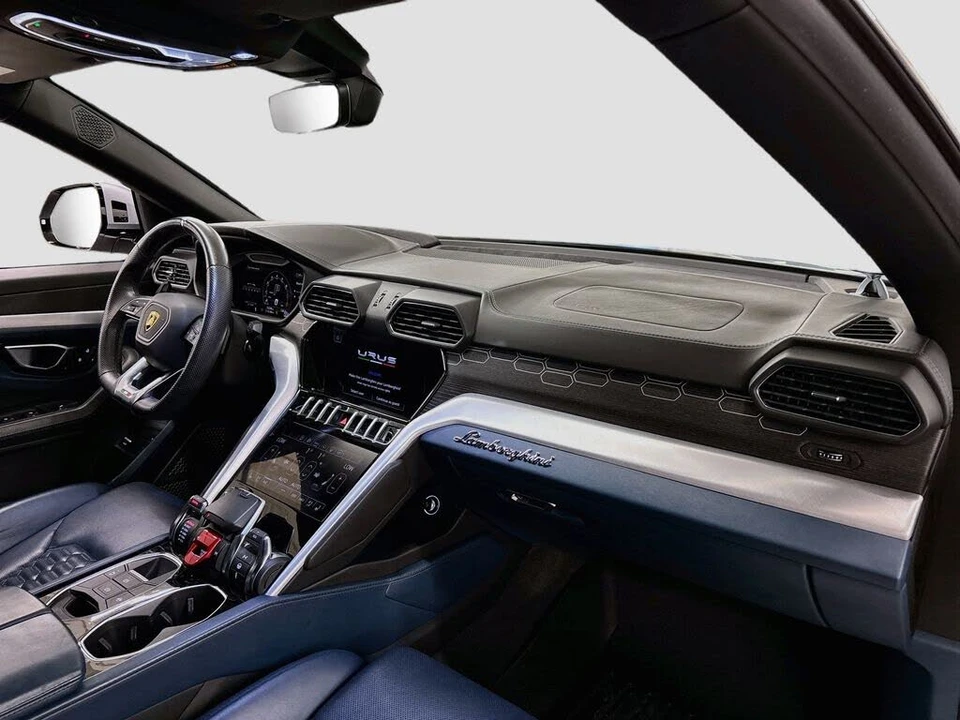 2022 Lamborghini Urus - Image 14 of 31