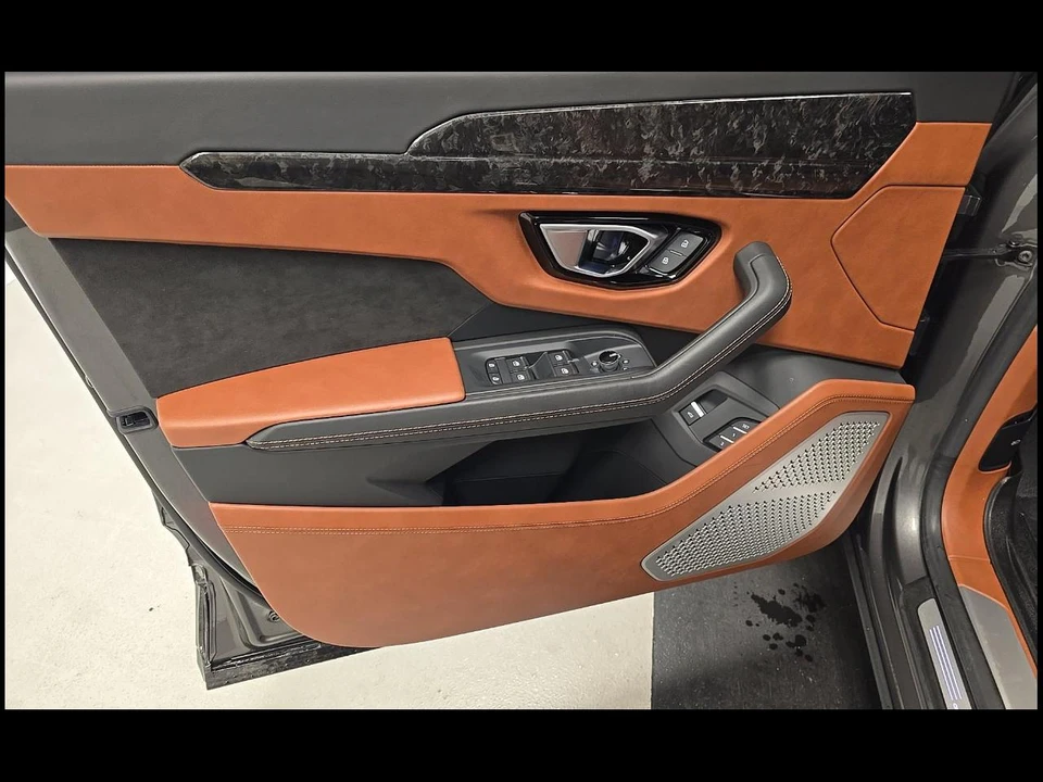 2022 Lamborghini Urus - Image 14 of 22