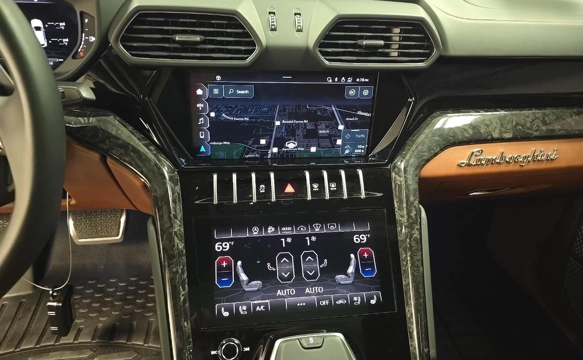 2022 Lamborghini Urus - Image 18 of 22