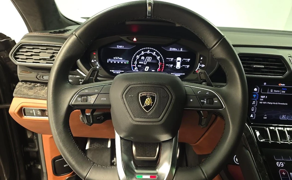 2022 Lamborghini Urus - Image 16 of 22