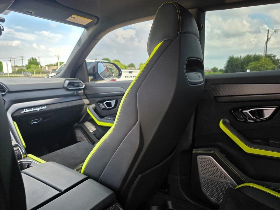 2022 Lamborghini Urus - Image 18 of 19