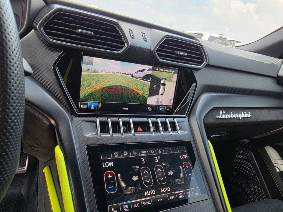 2022 Lamborghini Urus - Image 14 of 19