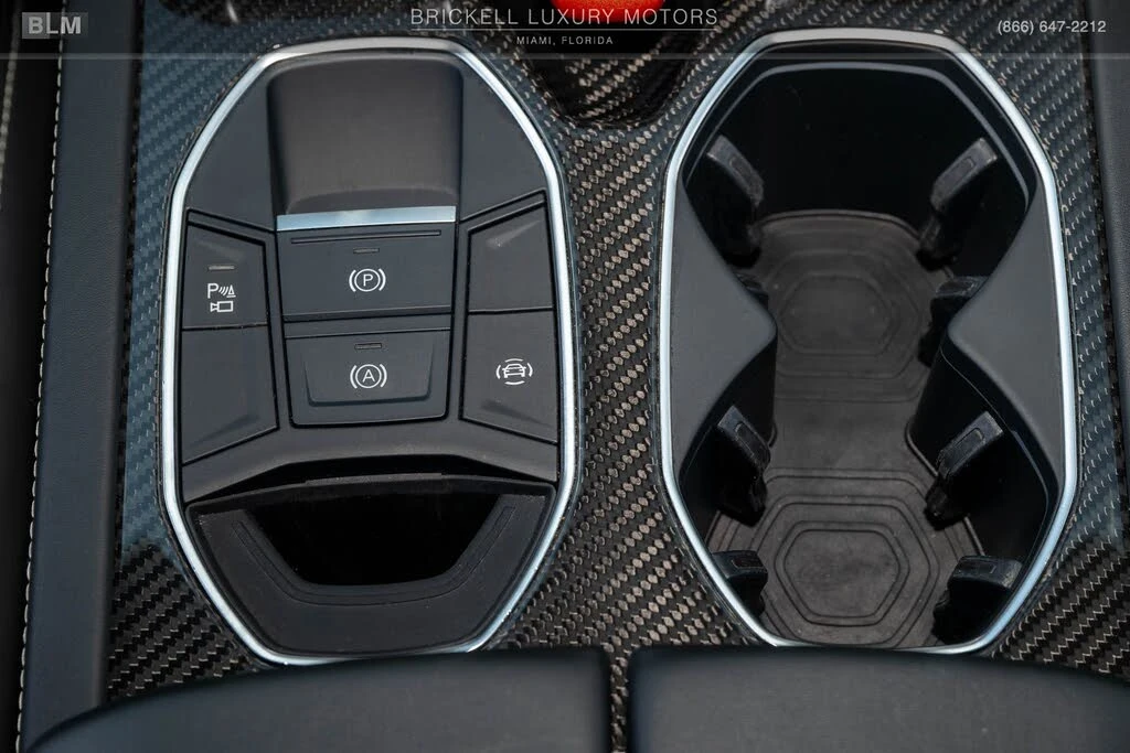 2022 Lamborghini Urus - Image 28 of 31
