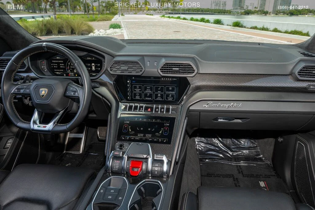 2022 Lamborghini Urus - Image 10 of 31