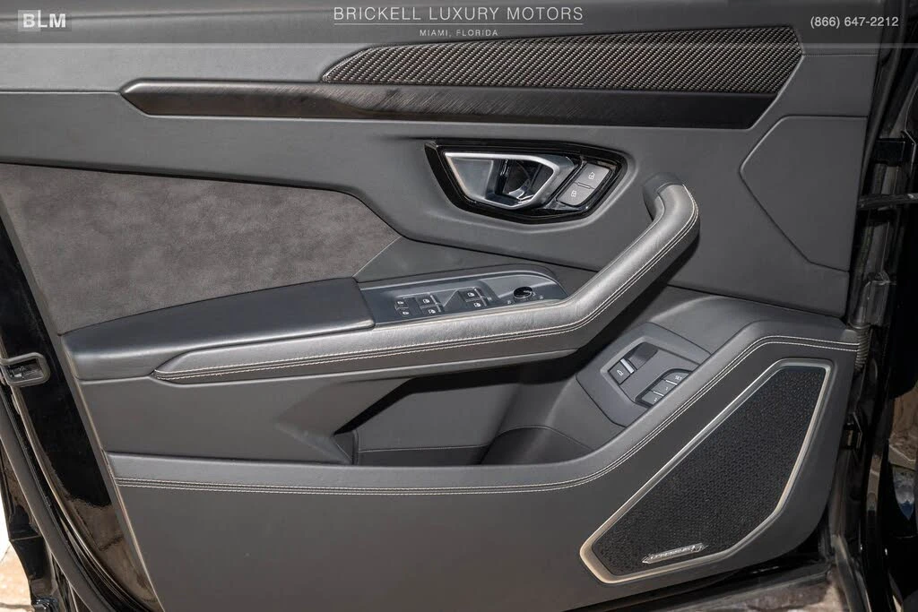 2022 Lamborghini Urus - Image 18 of 31