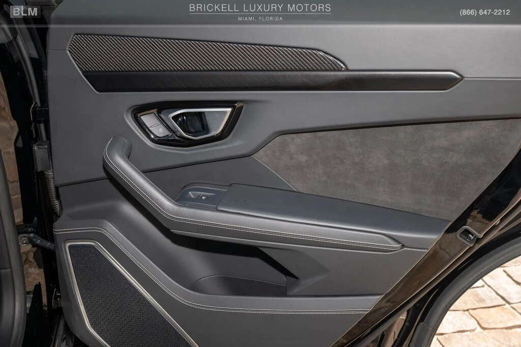 2022 Lamborghini Urus - Image 21 of 31