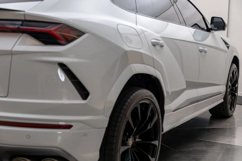 2022 Lamborghini Urus - Image 12 of 31