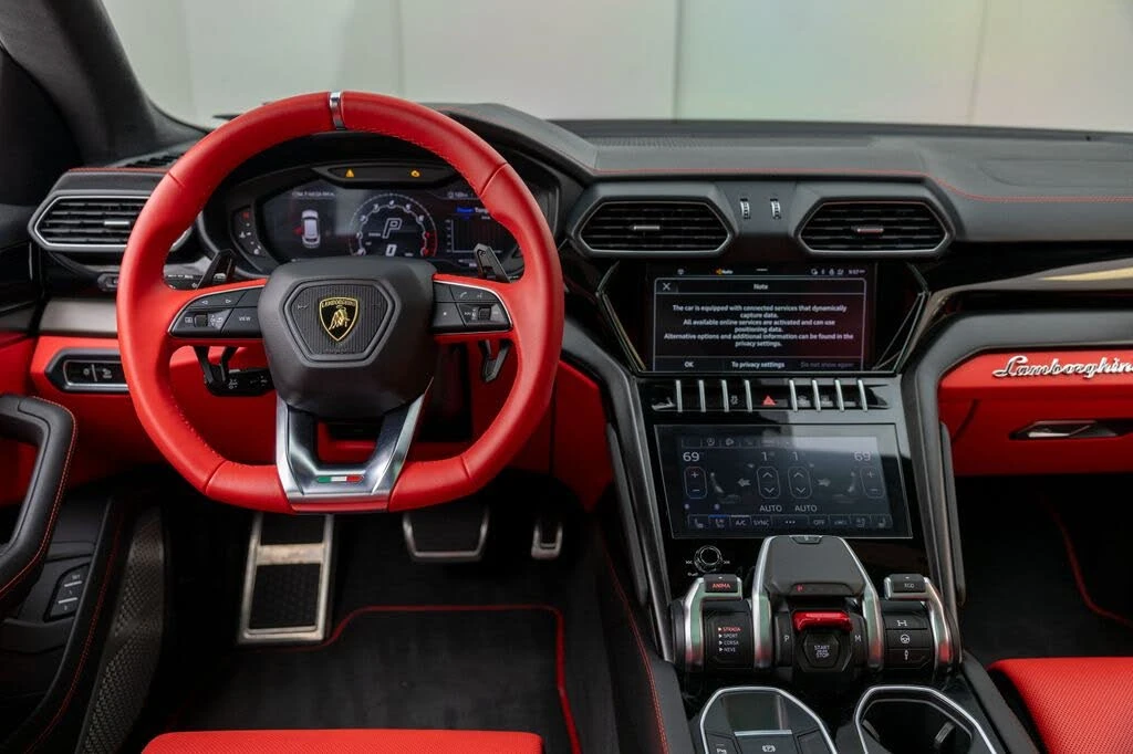 2022 Lamborghini Urus - Image 16 of 31
