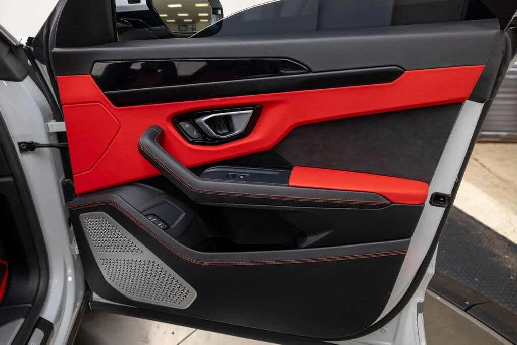 2022 Lamborghini Urus - Image 27 of 31