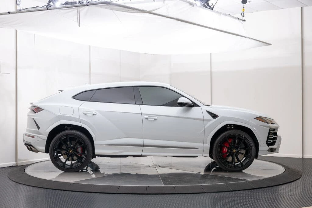 2022 Lamborghini Urus - Image 6 of 31