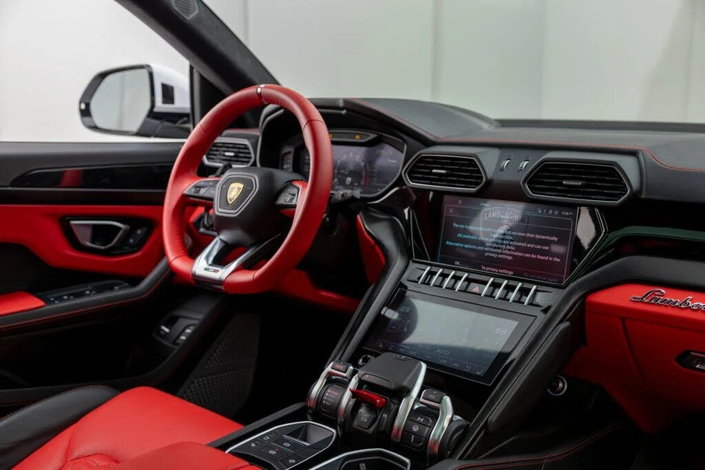 2022 Lamborghini Urus - Image 21 of 31