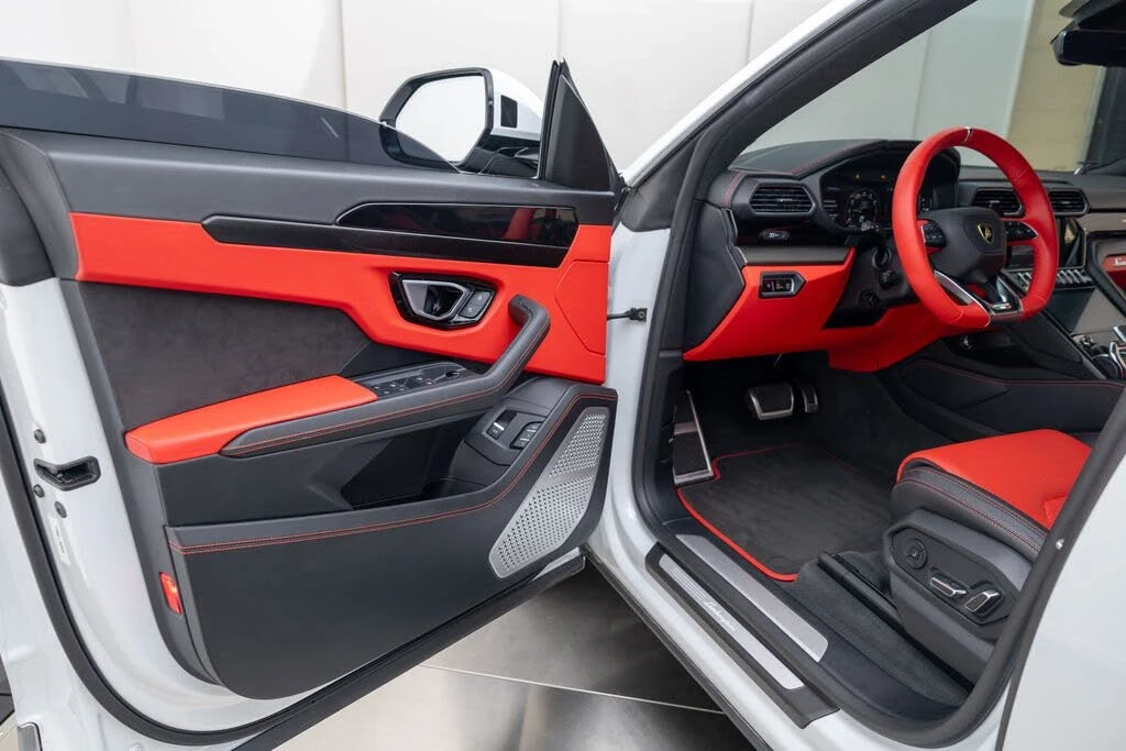 2022 Lamborghini Urus - Image 13 of 31