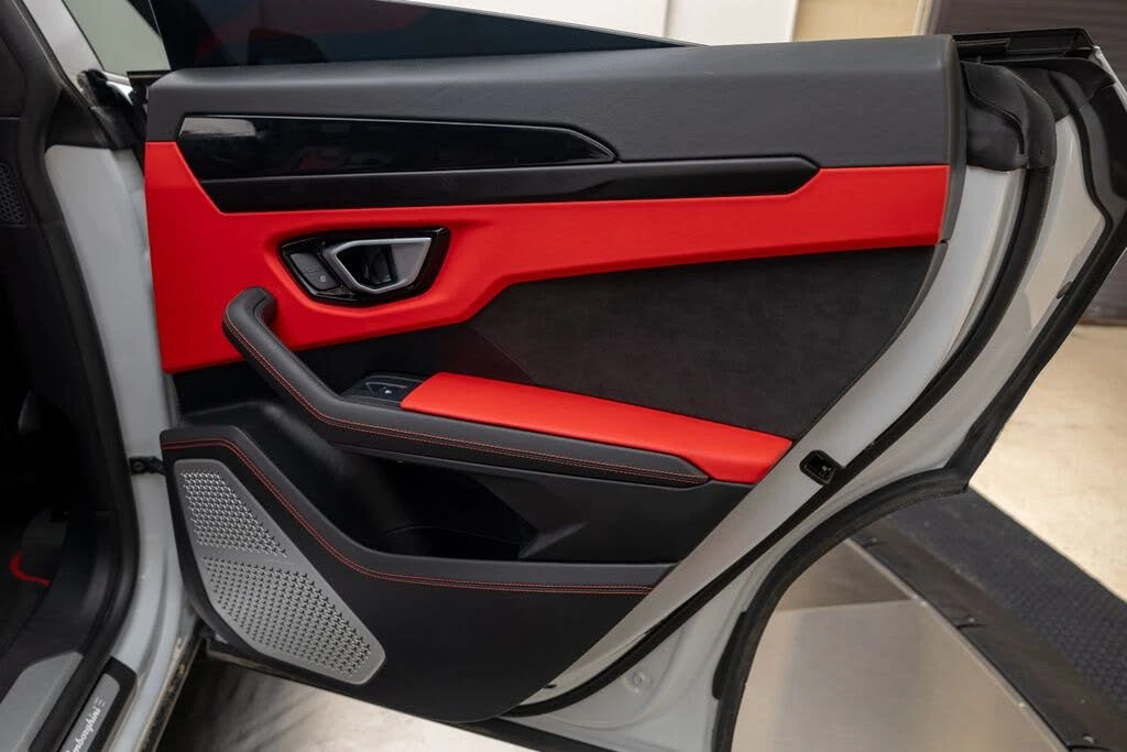 2022 Lamborghini Urus - Image 26 of 31
