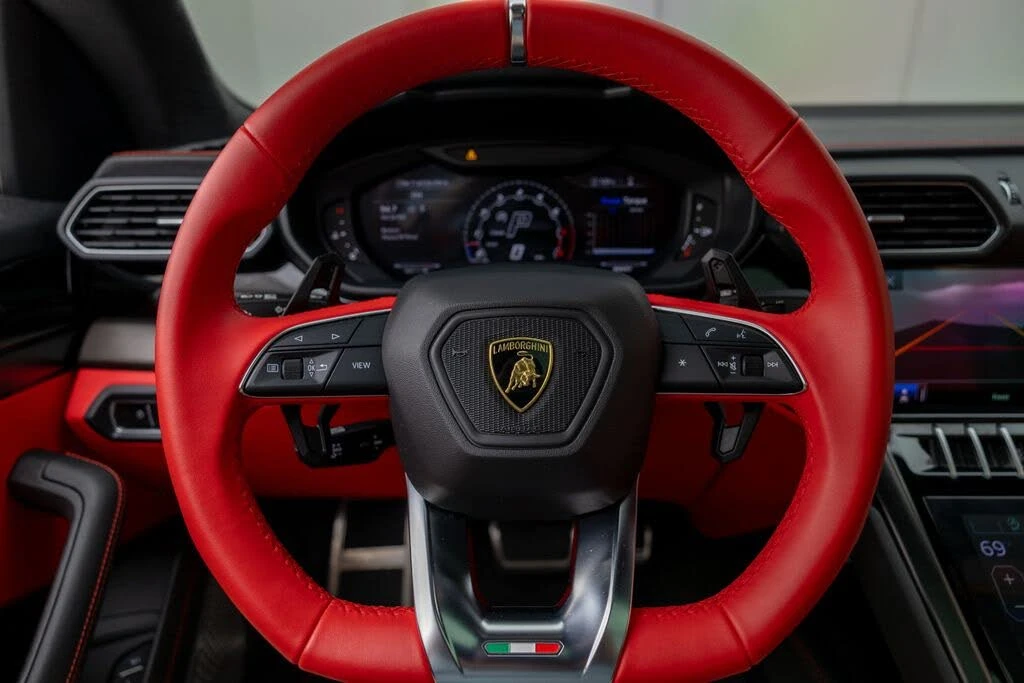 2022 Lamborghini Urus - Image 18 of 31