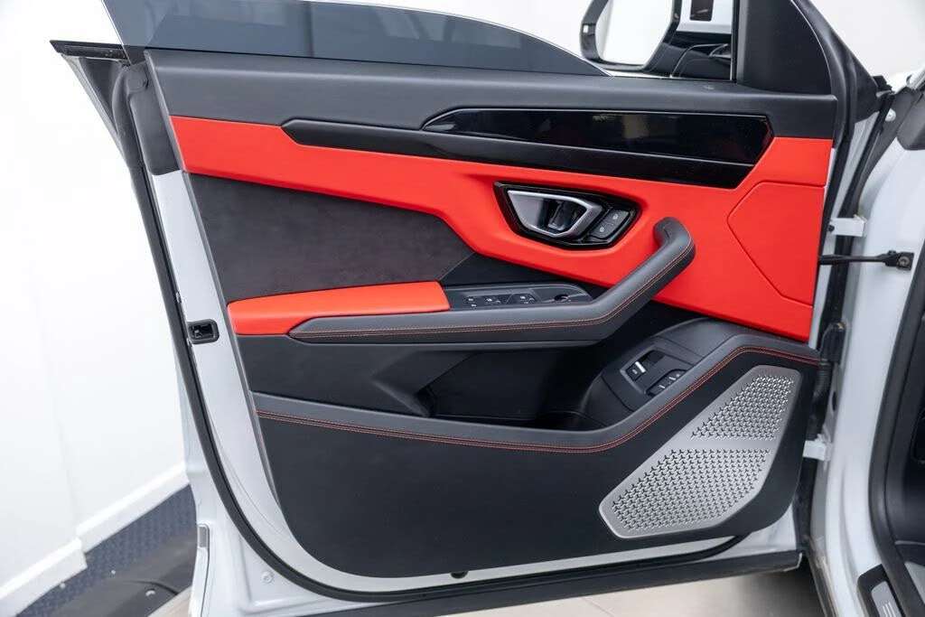 2022 Lamborghini Urus - Image 24 of 31
