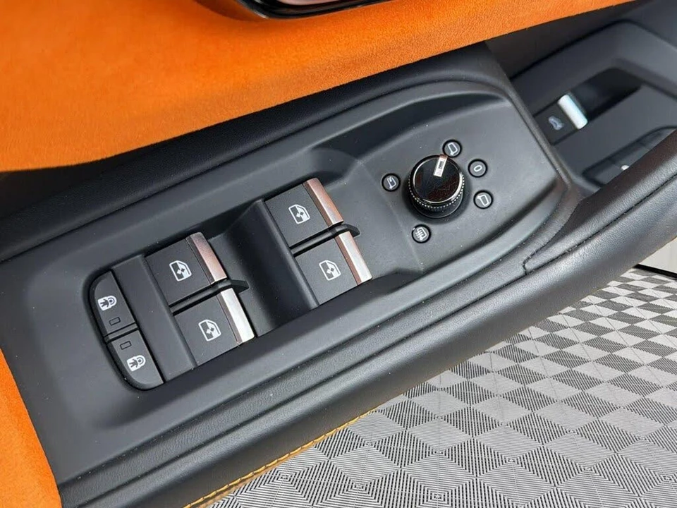 2022 Lamborghini Urus - Image 14 of 30