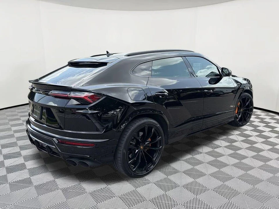 2022 Lamborghini Urus - Image 9 of 30