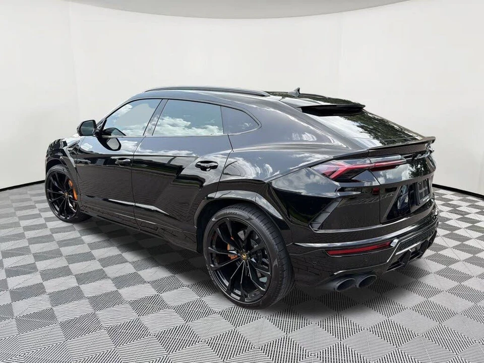 2022 Lamborghini Urus - Image 3 of 30