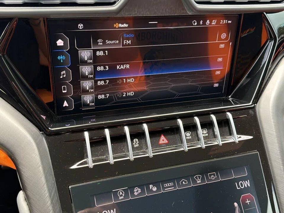 2022 Lamborghini Urus - Image 19 of 30