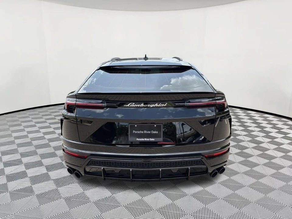 2022 Lamborghini Urus - Image 10 of 30
