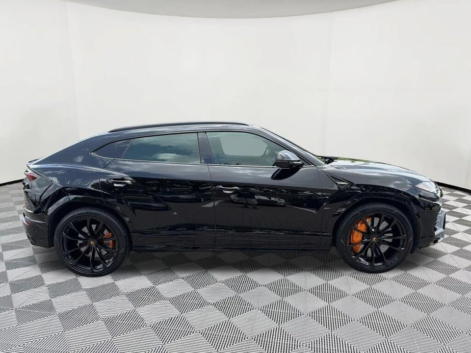 2022 Lamborghini Urus - Image 8 of 30