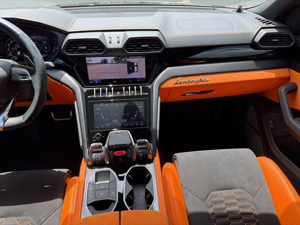 2022 Lamborghini Urus - Image 16 of 30