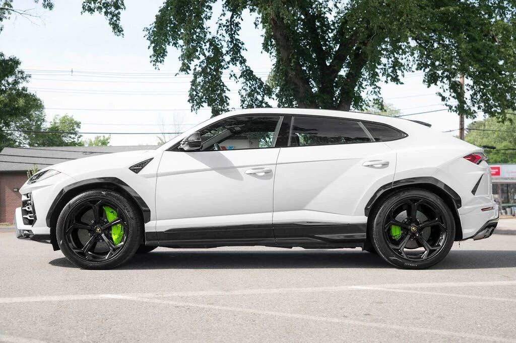 2022 Lamborghini Urus - Image 16 of 31