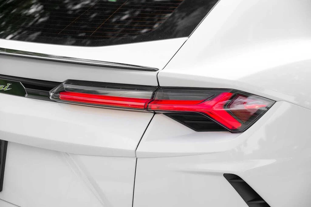 2022 Lamborghini Urus - Image 12 of 31