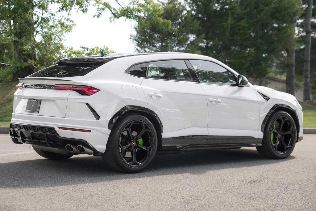 2022 Lamborghini Urus - Image 10 of 31