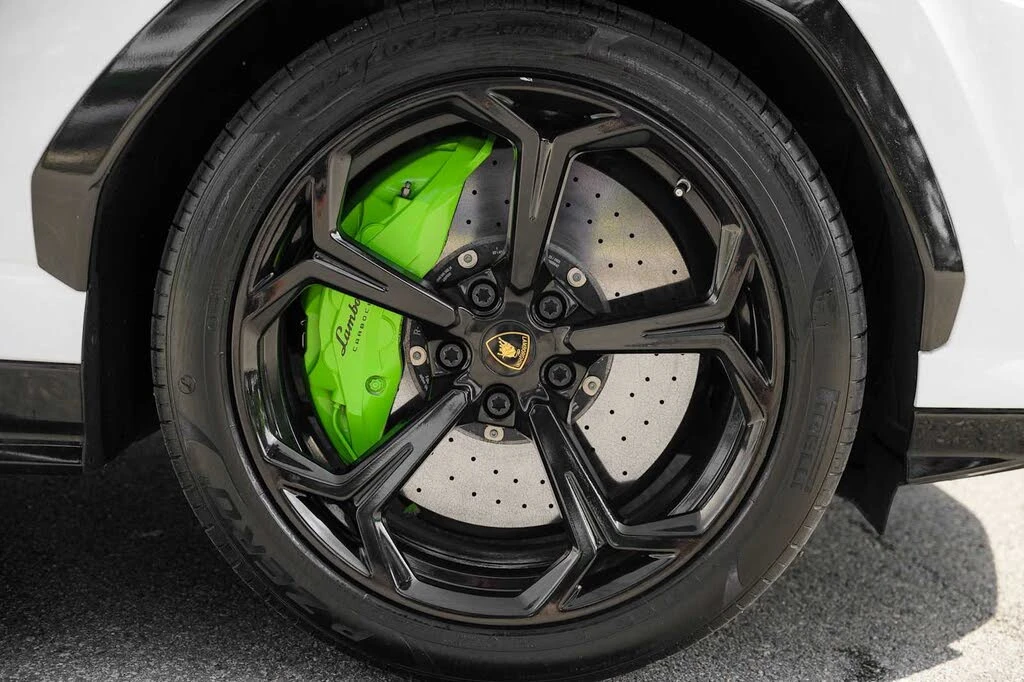 2022 Lamborghini Urus - Image 23 of 31