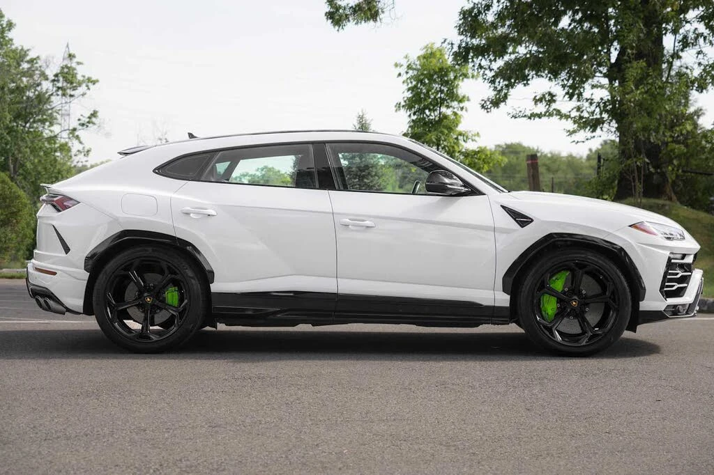 2022 Lamborghini Urus - Image 9 of 31