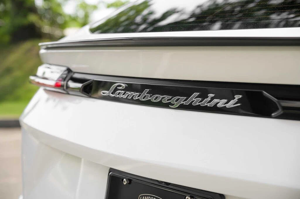2022 Lamborghini Urus - Image 13 of 31