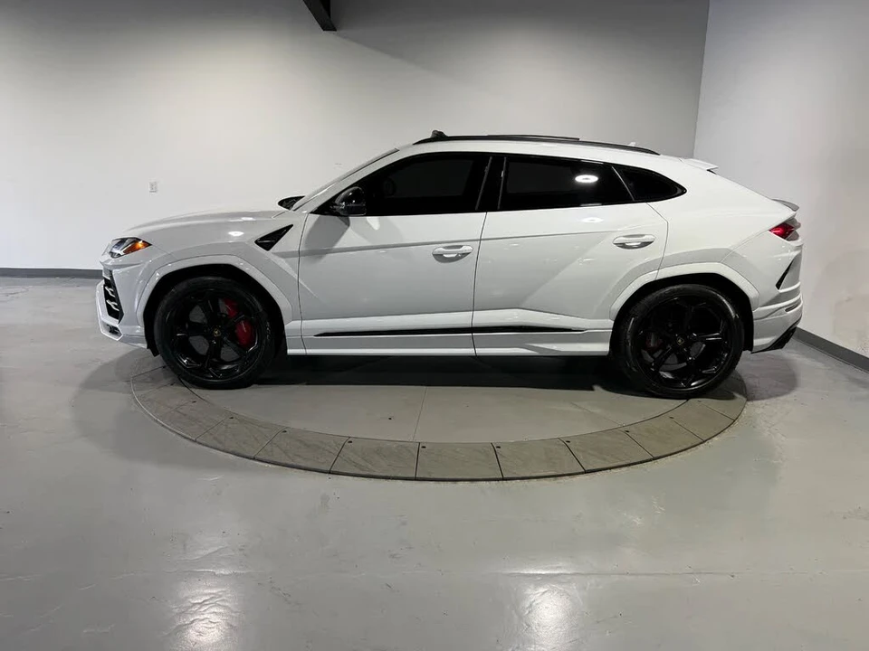 2022 Lamborghini Urus - Image 14 of 31
