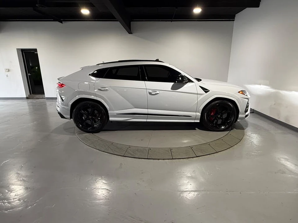 2022 Lamborghini Urus - Image 10 of 31