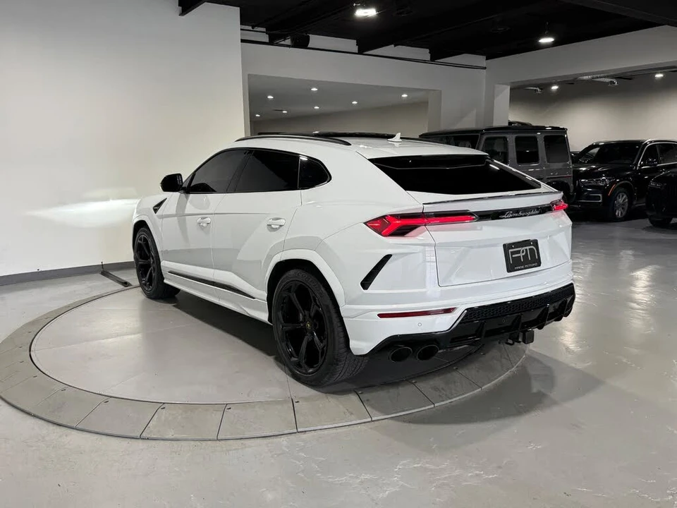 2022 Lamborghini Urus - Image 16 of 31