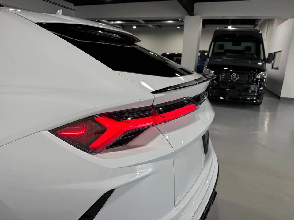 2022 Lamborghini Urus - Image 18 of 31