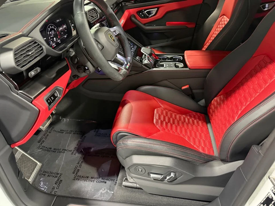 2022 Lamborghini Urus - Image 26 of 31