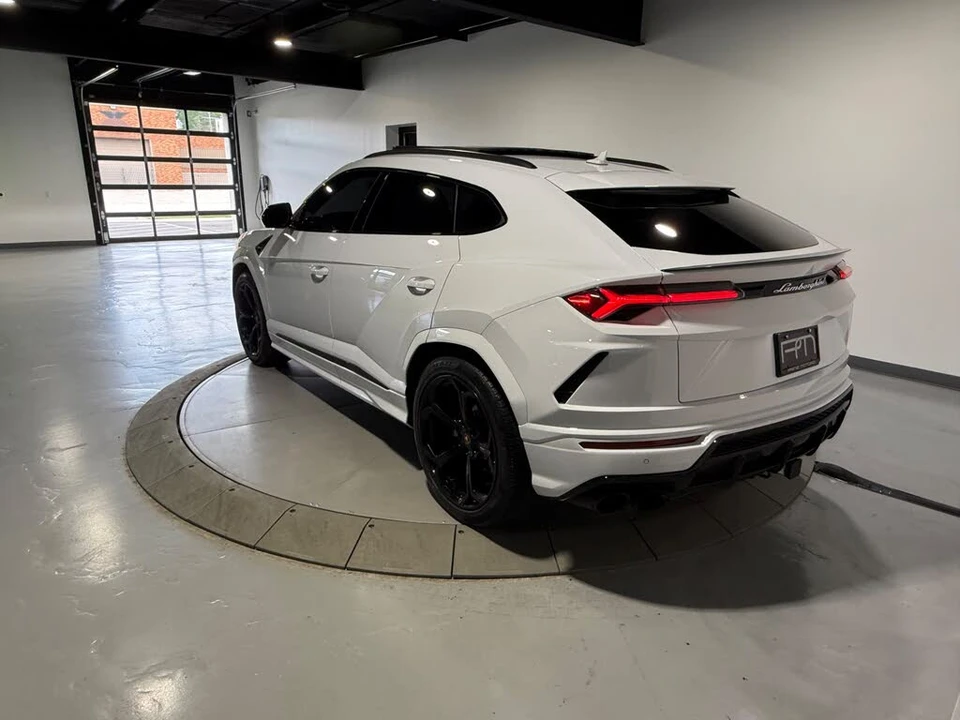 2022 Lamborghini Urus - Image 15 of 31