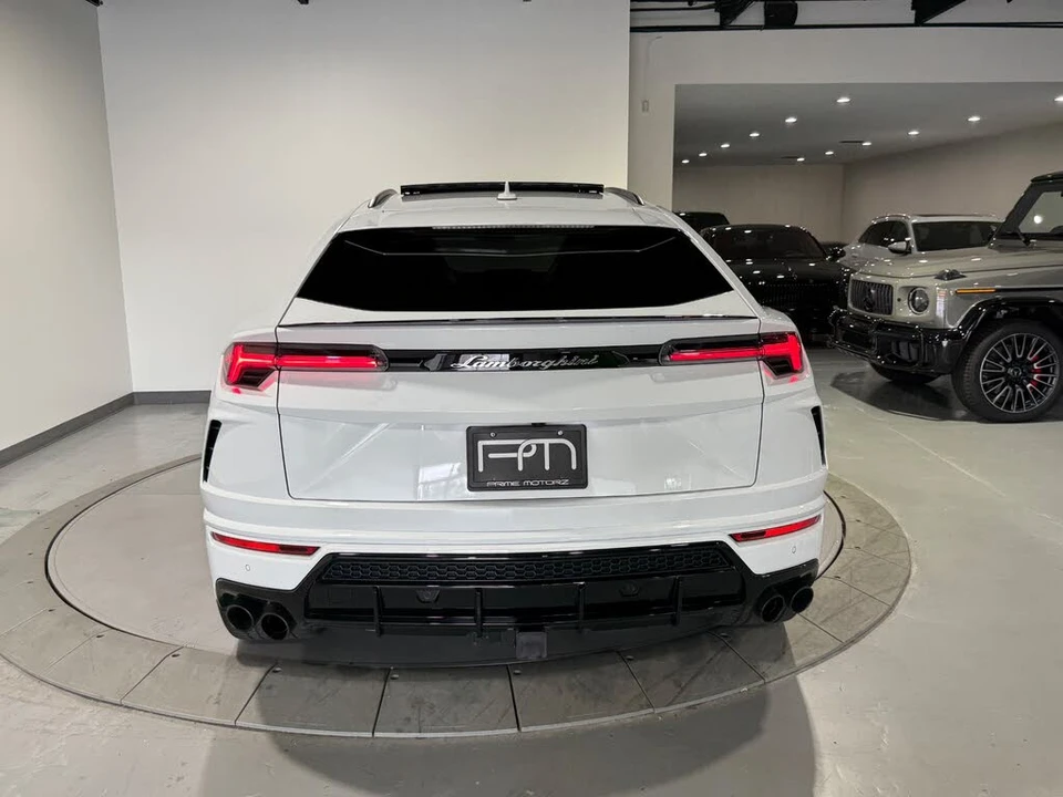 2022 Lamborghini Urus - Image 19 of 31