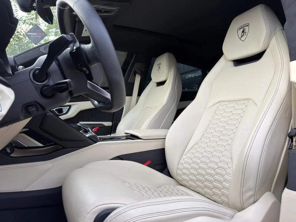 2022 Lamborghini Urus - Image 21 of 26