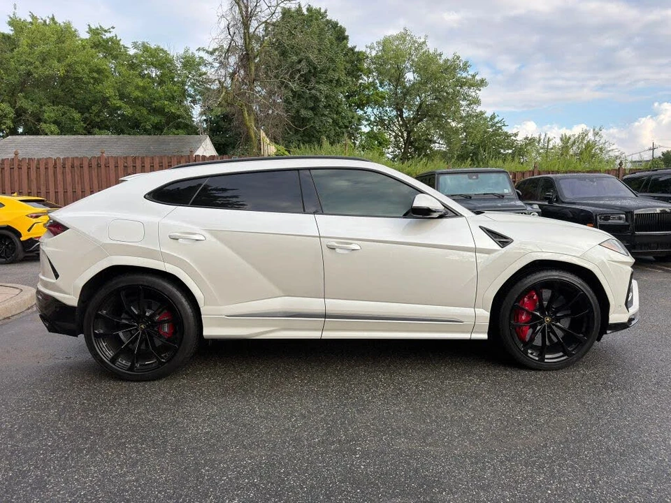 2022 Lamborghini Urus - Image 4 of 26