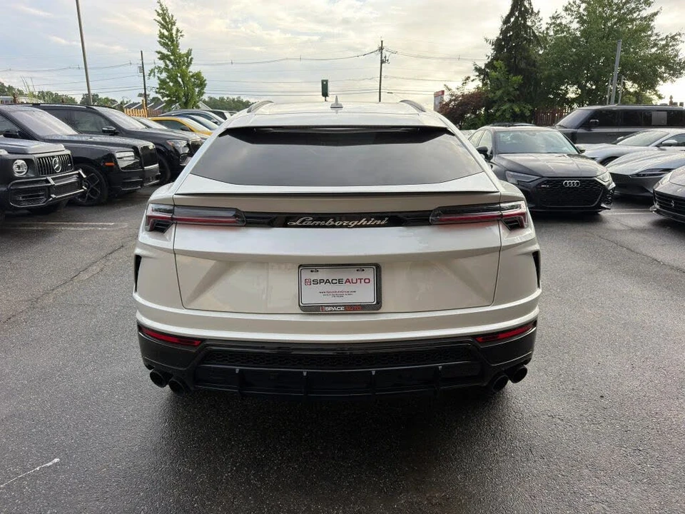 2022 Lamborghini Urus - Image 12 of 26