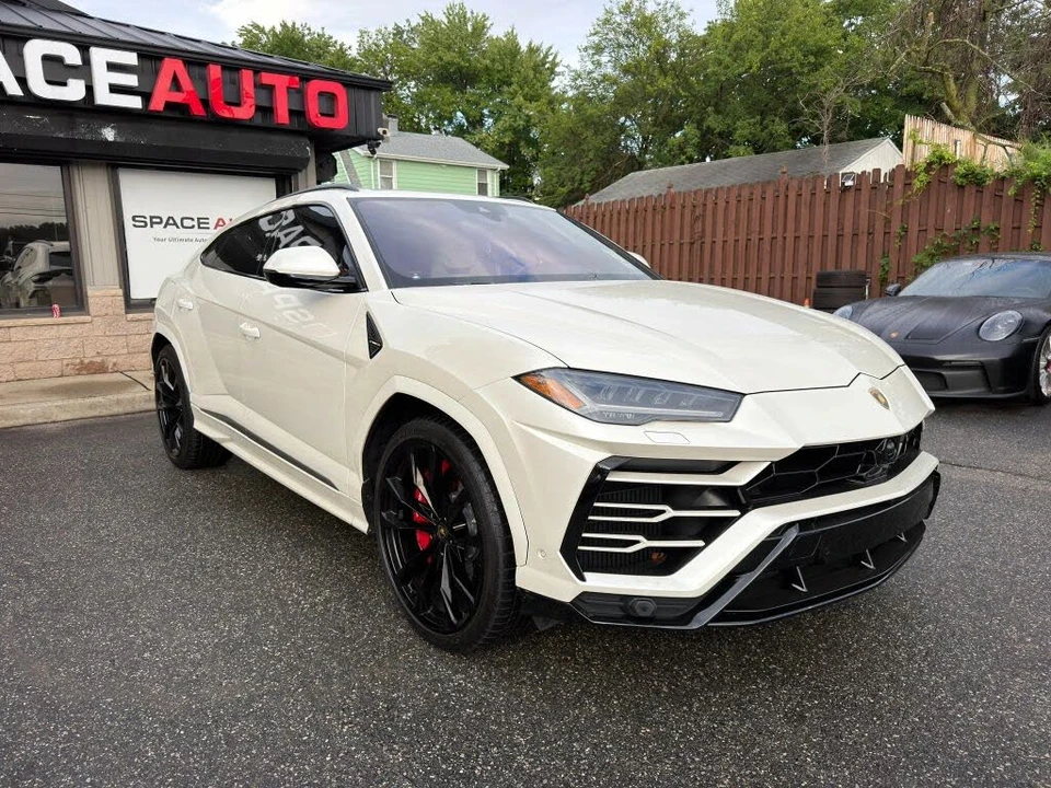 2022 Lamborghini Urus - Image 3 of 26